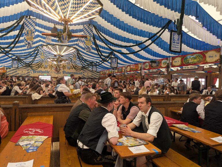 Oktoberfest vs Frühlingsfest: Which is Right for You?